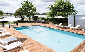Hotel Novotel Lac  4*